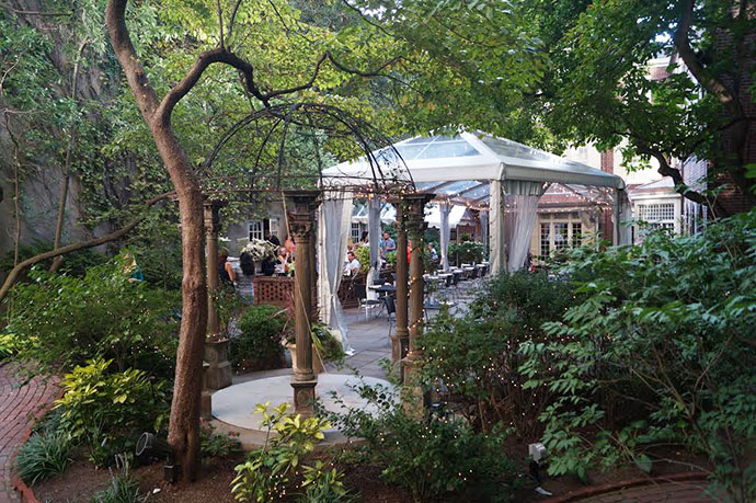 M Restaurant at the Morris House Hotel