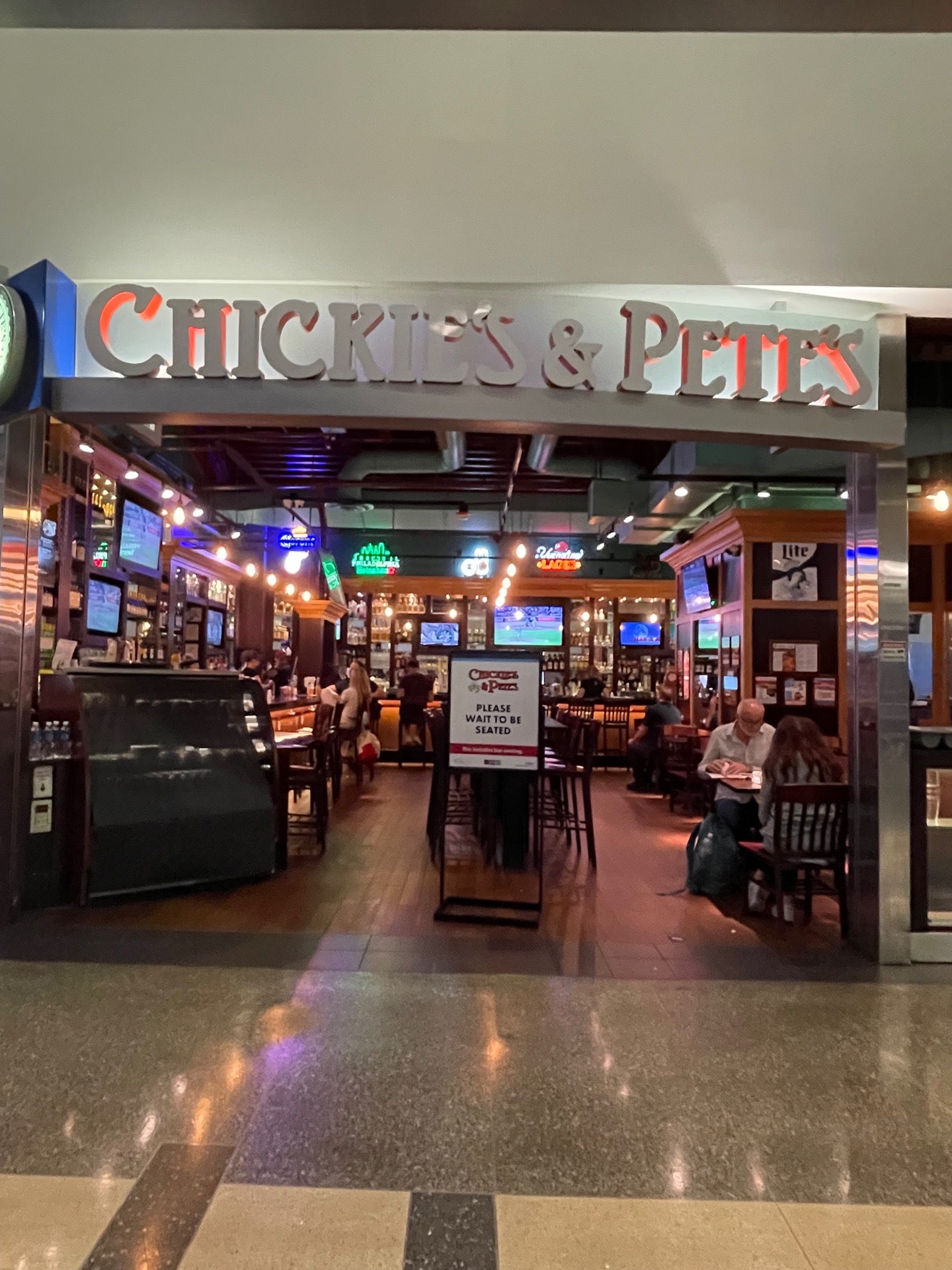 Chickie's & Pete's South Philly