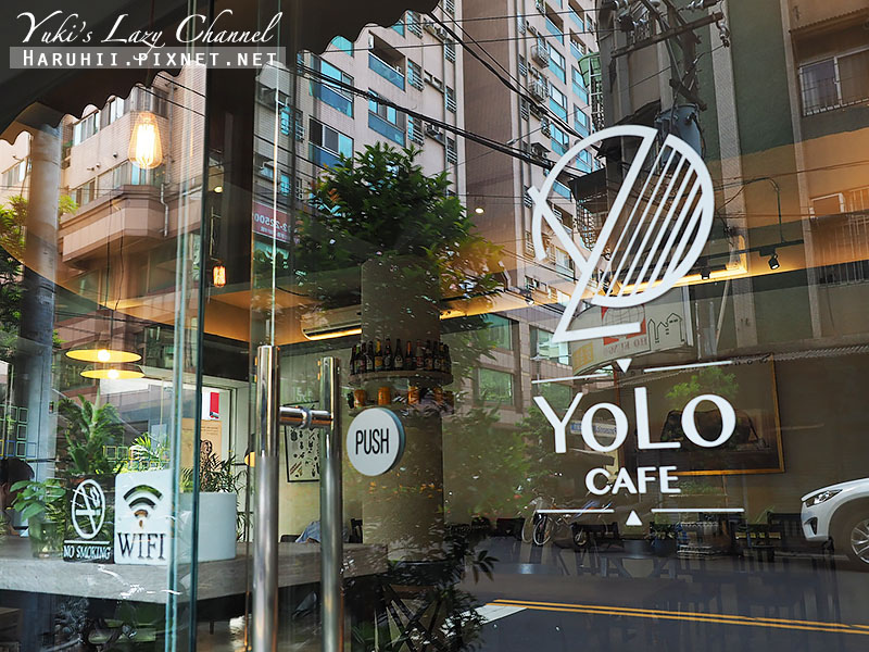 YOLO Cafe